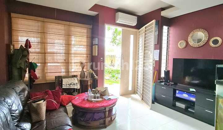 A Comfortable and Lush House in Puri Bintaro, South Tangerang 2