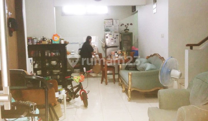 Disewakan Rumah Bagus di Bintaro Sektor 2, Kepodang 1