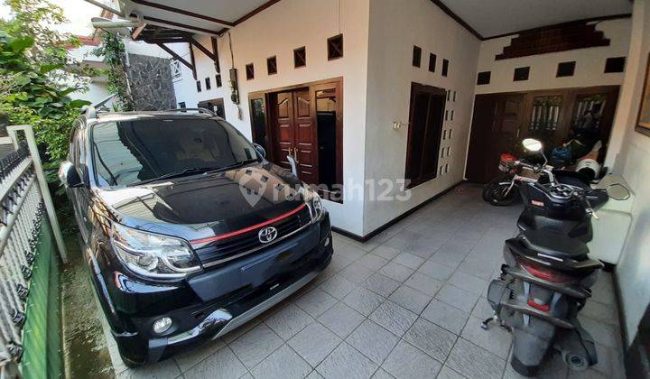 Dijual Rumah Bagus Lokasi Strategis di Tebet 2