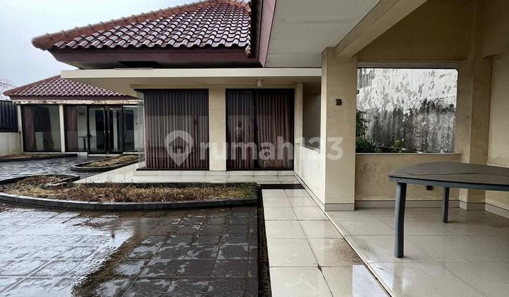 Ready-to-Occupy Home with Comfortable and Lush Living in Cibubur.
