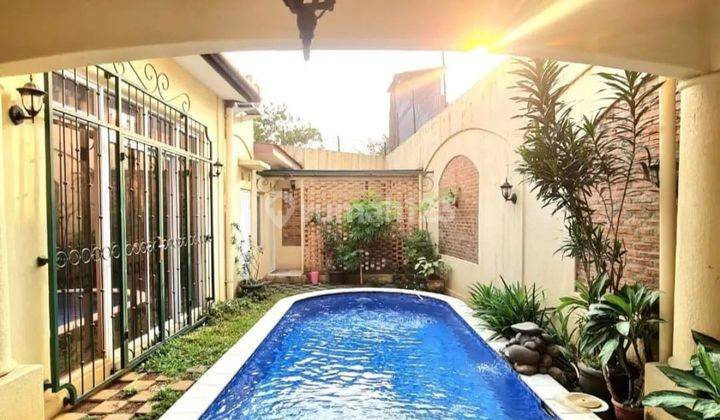 Dijual Rumah Cantik Dilengkapi Dengan Kolam Renang di Bintaro Sektor 9 1