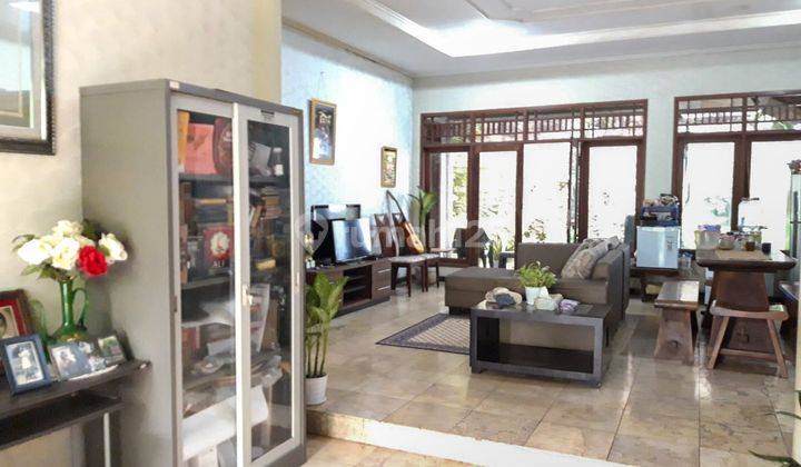 Dijual Rumah Asri di Jl Kesehatan Bintaro 2