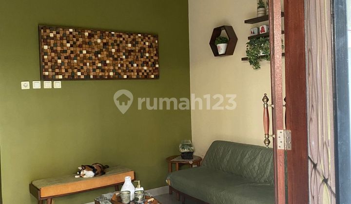 Rumah 2 Lantai Siap Huni di Jakarta Selatan KT 3+1 KM 4 Surat SHM