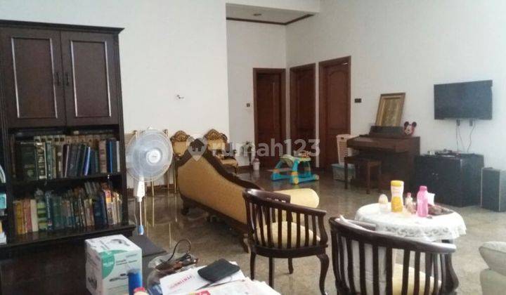 Dijual Rumah Luas Terdapat Private Pool di Pondok Pinang 2