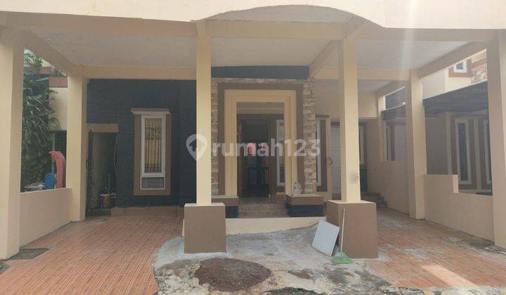 Dijual Rumah 2 Lantai Siap Huni di Graha Raya 1