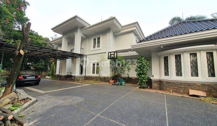 Dijual Rumah Mewah, Halaman Luas Dan Terdapat Kolam Renang di Kebayoran Baru 1