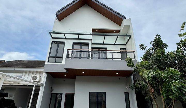 Rumah Modern Minimalist di Sevilla Bsd City 1