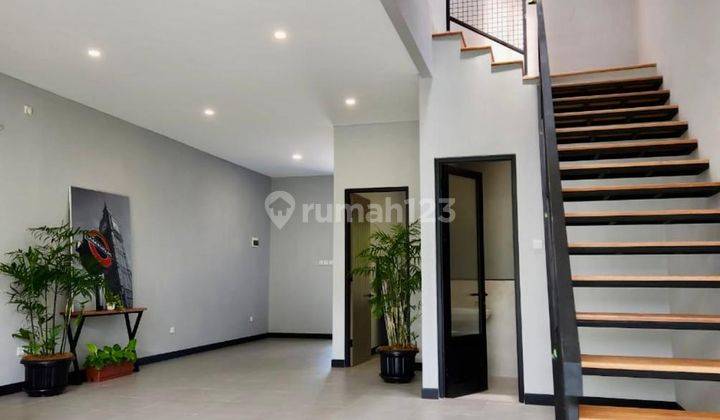 Dijual Rumah Cantik Bangunan Baru di Giri Loka Bsd 2