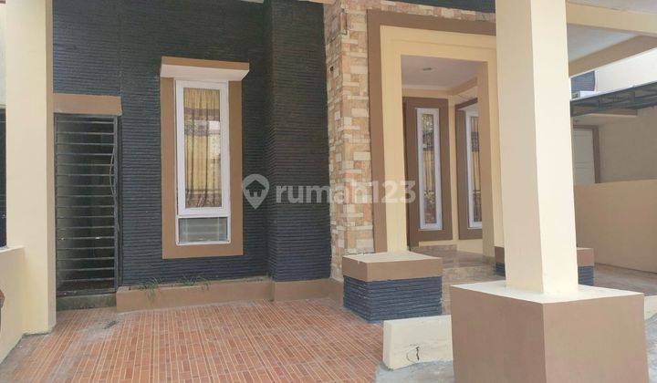 Dijual Rumah 2 Lantai Siap Huni di Graha Raya 2