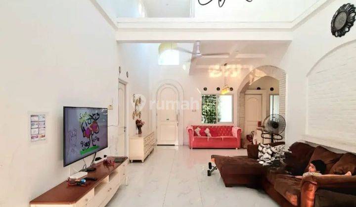 Dijual Rumah Cantik Dilengkapi Dengan Kolam Renang di Bintaro Sektor 9 2