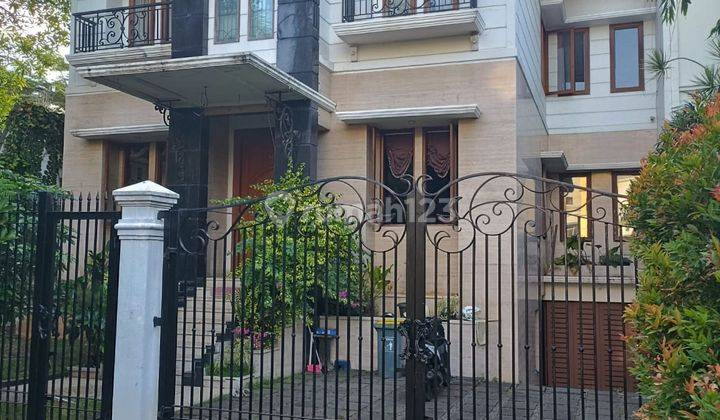 Dijual Rumah Bagus Siap Huni di Lingkungan Nyaman Pondok Indah 2