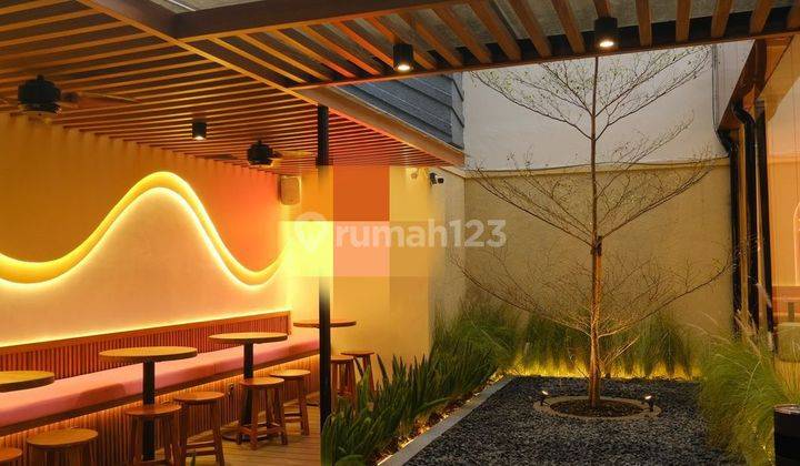 Disewakan Ruko/Tempat Usaha 1lantai + Furnished Ex Cafe  Di Sayap Riau Bandung  2