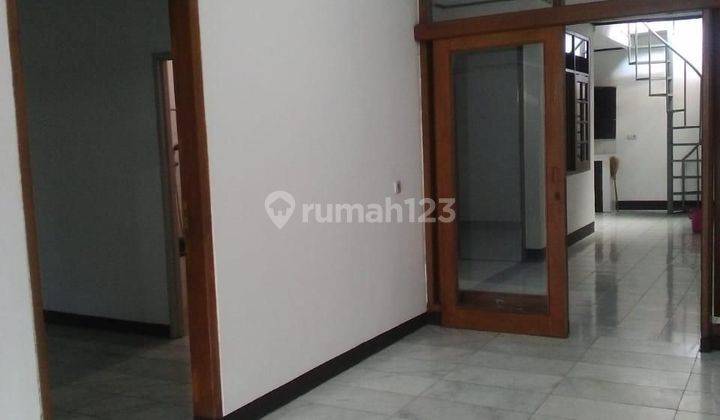 Disewakan Rumah 1.5 Lantai Siap Huni  Di Jl.kembar Sayap Bkr Bandung  2