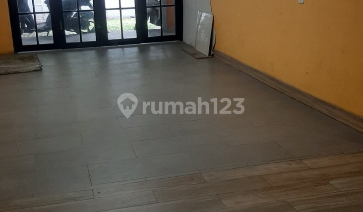 For Rent: Strategic Ex-Cafe Business Space, Main Road, Close to R S Muhammadiyah, Lodaya - Burangrang Area, Bandung 1