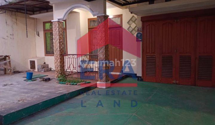 Rumah Bagus Semi Furnished di Jalan Tidar Utara , Malang 2