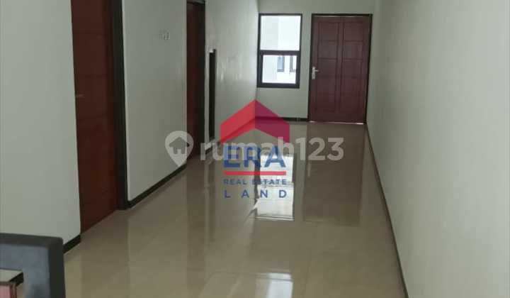 Rumah, 2 Lantai, SHM, di Singosari 2