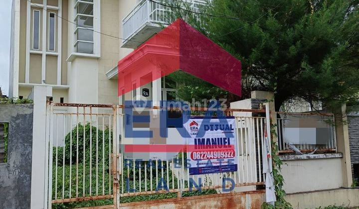 Rumah 2 Lantai Bagus SHM di Jalan Mandalawangi , Malang 1