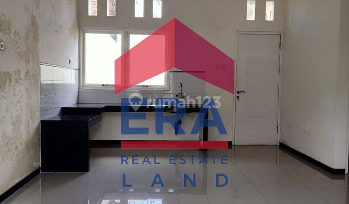 Rumah 2 Lantai Bagus Unfurnished di Jalan Mandalawangi , Malang 2