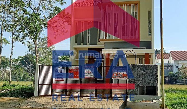 Rumah 2 Lantai Bagus SHM di Perumahan Araya Graha Golf , Malang 1