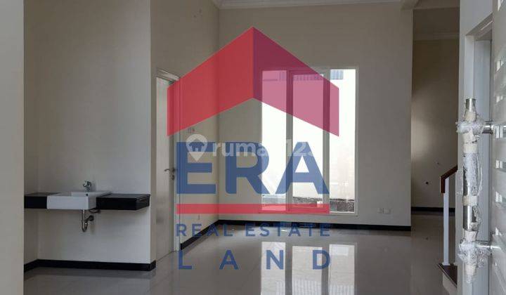 Rumah 2 Lantai Unfurnished SHM di Graha Golf Araya , Malang 2