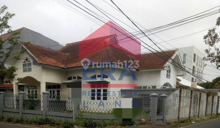 Rumah Bagus SHM di Jalan Metro , Malang 1