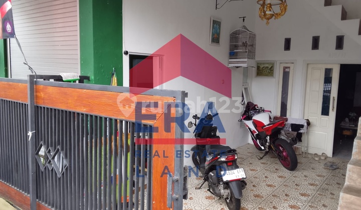 House, 2 Floors, Freehold Certificate, in Singosari