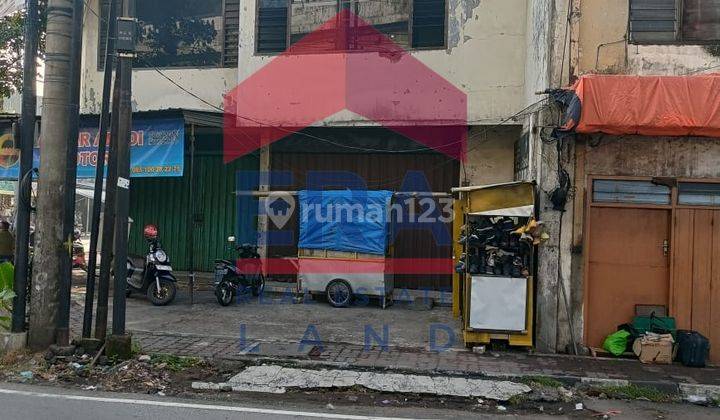 Ruko di Jalan Kolonel Sugiono , Malang 80 m 1