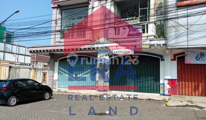 Good Shop House 150 m2 Freehold Certificate, Mondoroko Main Road, Singosari, Malang
