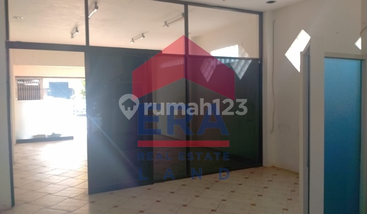 Shop House, 3 Floors, Freehold Title, in Dinoyo 2