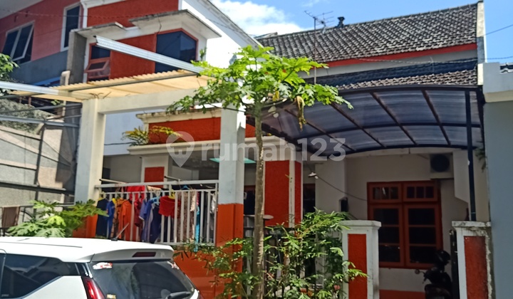 Rumah 2 Lantai Bagus SHM di Villa Ikan Paus , Malang