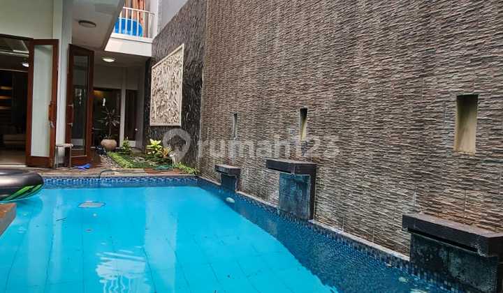 Good House Ready to Live In with Swimming Pool in Bintaro Sector 7 - 0354