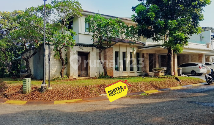 Spacious House Hook Position Bintaro Sector 7 - 0982