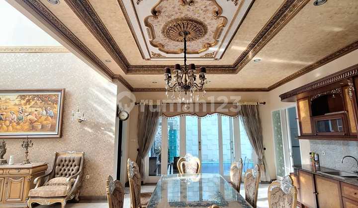 Luxury House Hook Position in Bintaro Cluster Sector 9 - 0705 2