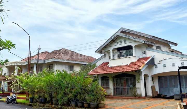 Old Building House Attractive Price Location Bintaro Sector 2 - 0957 2