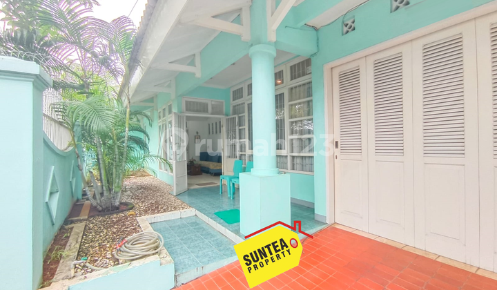 Spacious Ready-to-Occupy House Location Bintaro Jaya Sector 9 - 0580