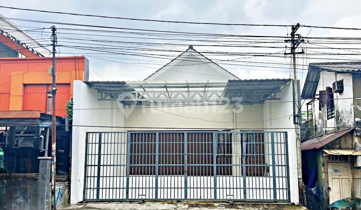 Business House for Sale on Raya Kranggan, Near Pasarturi and Arjuno.