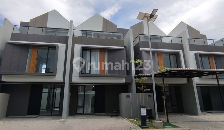 RUMAH ATTIC 1M AN TERLARIS DI SBY TIMUR DEKAT ITS, PAKUWON CITY