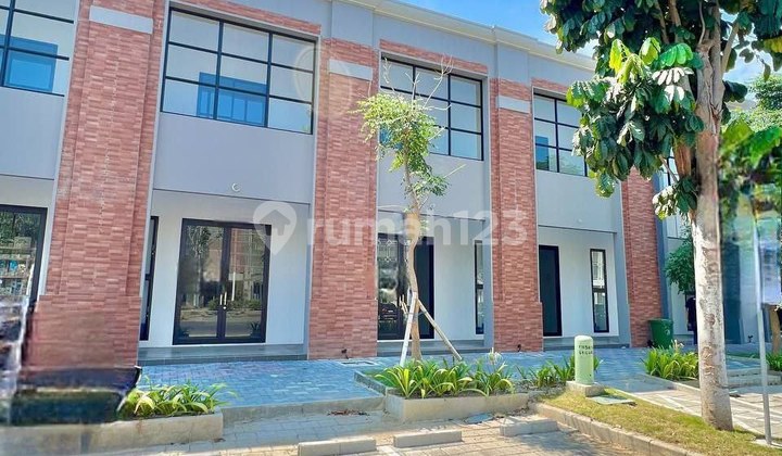Shophouse Graha Natura Main Road Frontmost Position in the Housing Complex 2