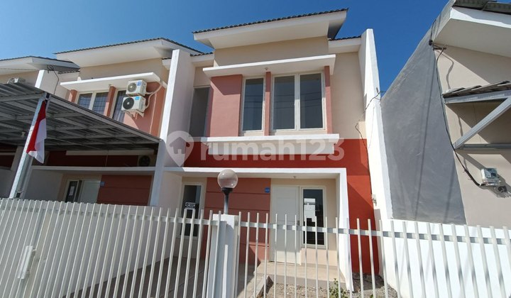 RUMAH BARU 2LT FREE DP FREE BIAYA2 LOKASI 15 MENIT KE RAYA MERR