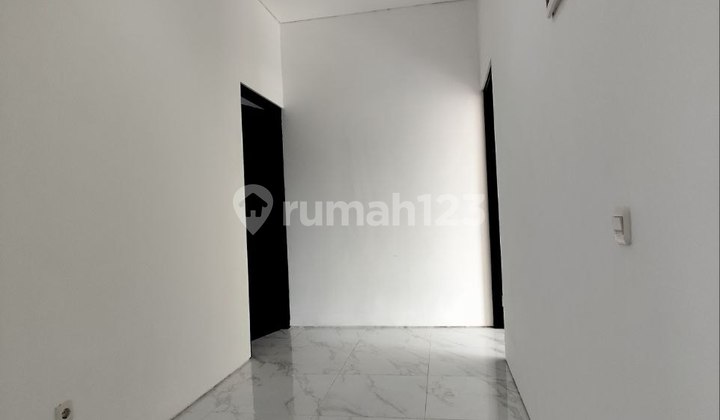 RUMAH BARU 2LT MODERN DI RUNGKUT ASRI ROW 3 MOBIL DEKAT MERR 2
