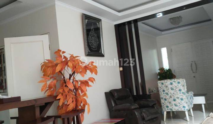 Rumah 2 Lantai Bagus Semi Furnished di Kota Wisata Lt 200 Nego 2