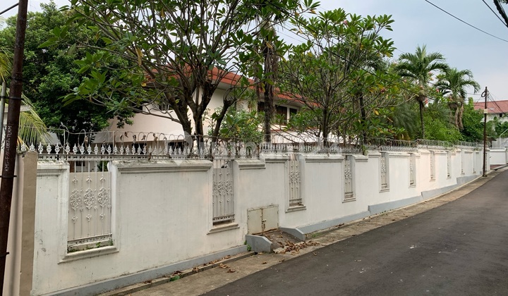 For Sale Former Expatriate Staff Mess 2