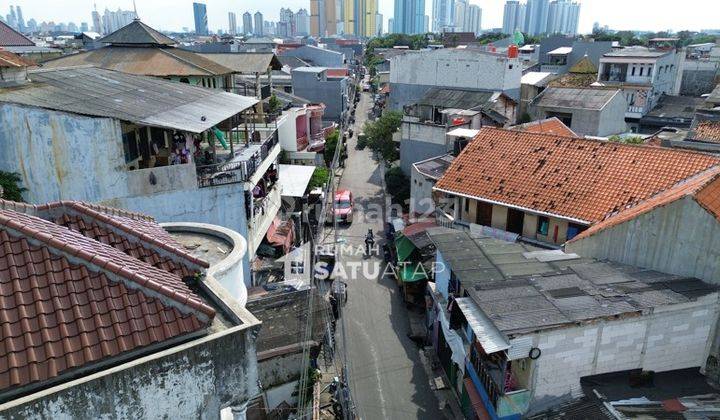 2,5 Km Dari Moi, Kontrakan 15 Pintu + Rumah 10