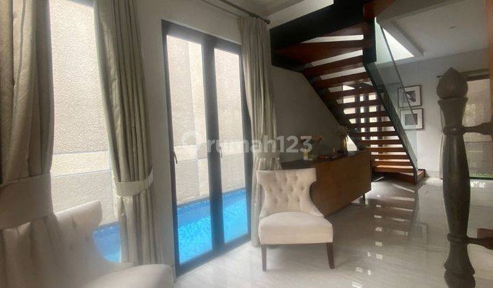 Rumah Strategis 2 Lantai Full Furnish di Bukit Mas Rempoa, Jaksel 1