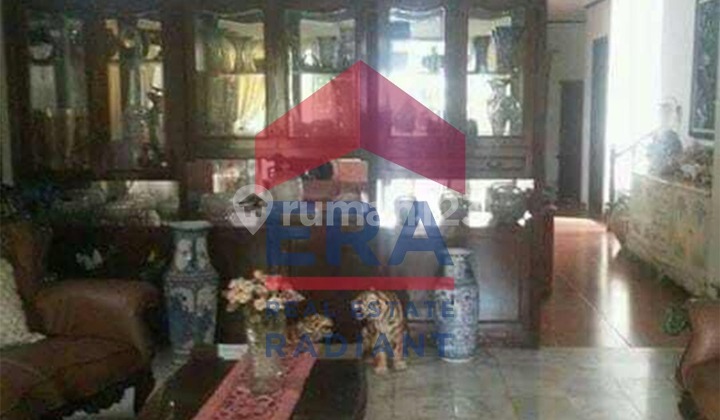 Rumah Tua 2 Lantai Hitung Tanah di Gandul Cinere, Depok