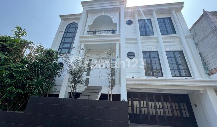 Rumah Hook 3 Lantai Kualitas Premium di Puri Bintaro Sektor 9