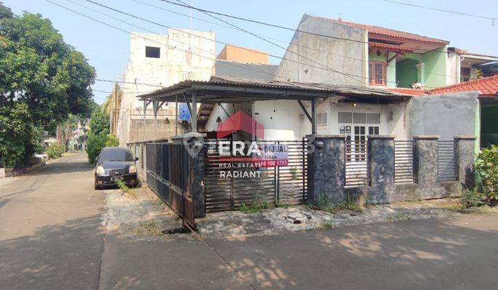 Dijual Rumah Hook Hitung Tanah di Komplek Alvita Ciputat 1