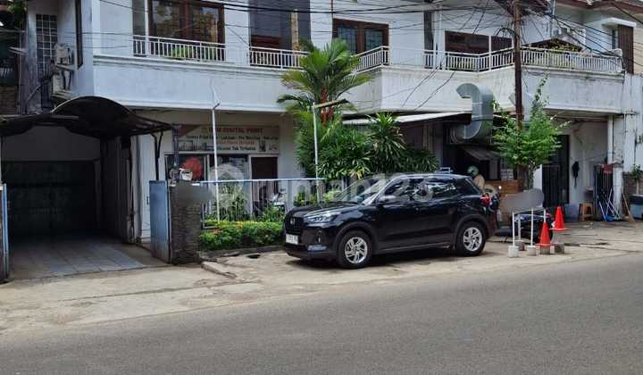 Rumah Lama Butuh Renovasi Dekat Senopati Kebayoran Baru Jaksel