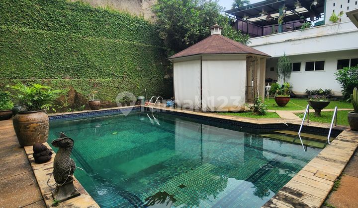Rumah Mewah Luas Strategis Di Area Simprug Golf Jakarta Selatan 2