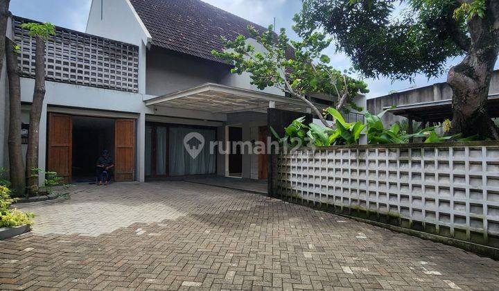 Rumah Mewah Bergaya Villa Di Kawasan Cilandak Jakarta Selatan  1